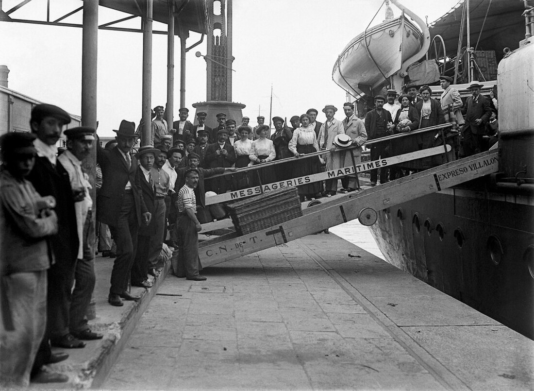 File:Inmigrantes europeos llegando a Argentina.jpg