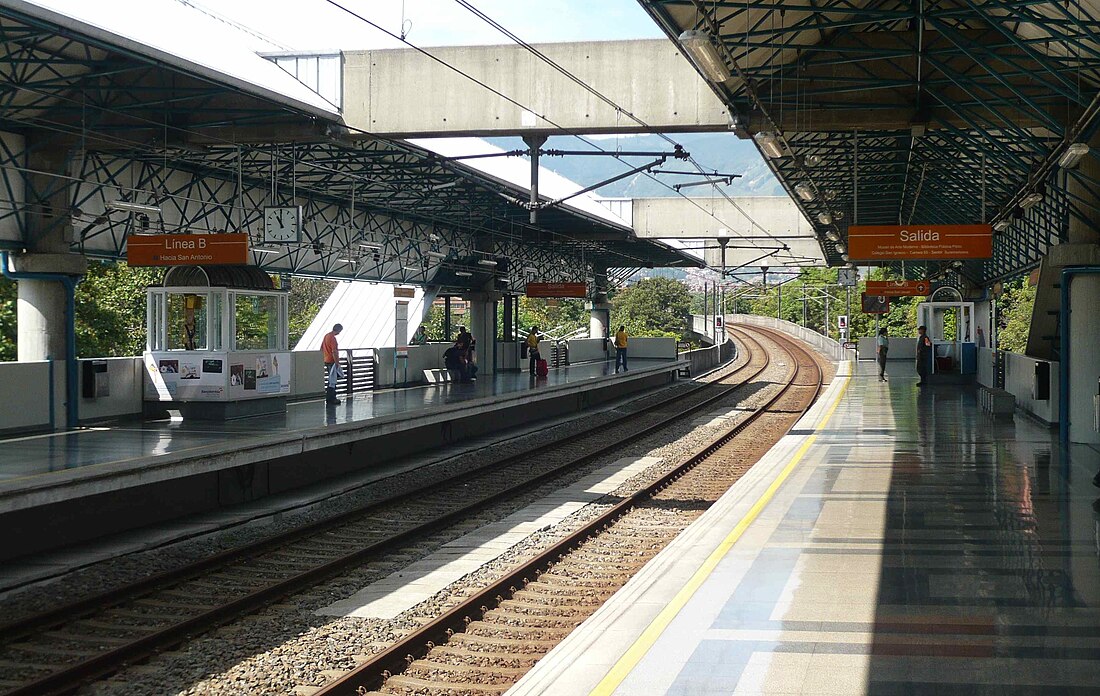 Suramericana station