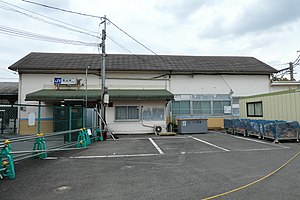JR Momoyama Station 20190417.jpg