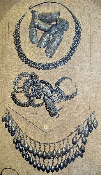 File:Jewellery of Volga Bulgaria GIM.jpg