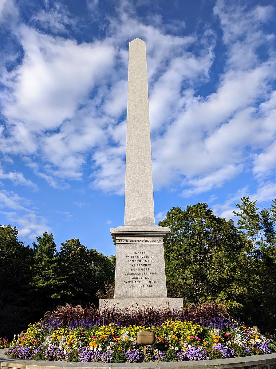 Монумент 2. Саймон Смит памятник. 1.12.2 Monument.