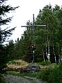 Čeština: Kříž na cestě k Biskupské kupě u města Zlaté Hory v okrese Jeseník, Olomoucký kraj. English: Wayside cross on the way to the observation tower Biskupská kupa near the town of Zlaté Hory, Jeseník District, Olomouc Region, Czech Republic.