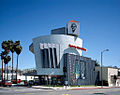إنشاء سلسلة في الجادة الغربية في لوس أنجلوس. تأسست عام 1990، ويتميز هذا المطعم بهندسته المعمارية الأصلية.