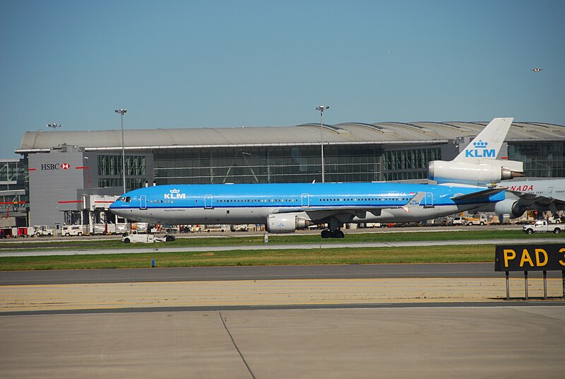 File:KLM - Royal Dutch Airlines - McDonnell Douglas MD-11 - PH-KCA - "Amy Johnson" - Toronto Pearson Street Festival (9752819243).jpg