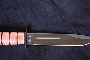 Partially fullered blade of a USMC Ka-Bar fighting knife Ka-Bar USMC fighting-work knife (4121917051).jpg
