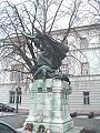 Kapisztrán János emlékműve Budapesten a Kapisztrán téren