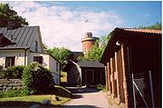 Flagkonstabelboligen, Kastellet og kullageret til højre.