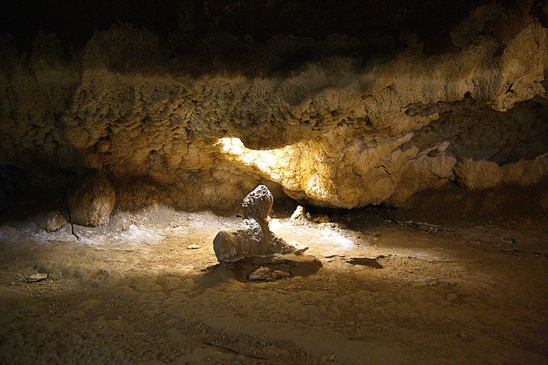 File:Kataleh khor cave 2018 by Mardetanha (11).jpg