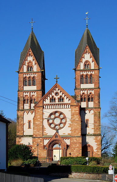 File:Kirche Mettlach 2011.jpg