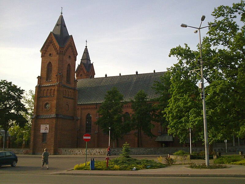 File:Kościół Wniebowzięcia NMP w Ostrowi Mazowieckiej.jpg