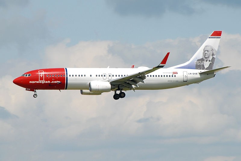 File:LN-DYR@LGW 05JUN14 (15538108708).jpg