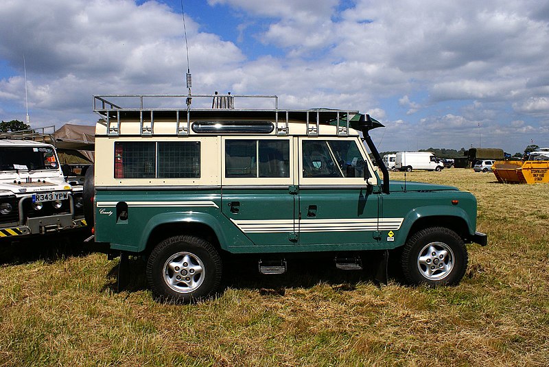 File:Land Rover (2621965176).jpg