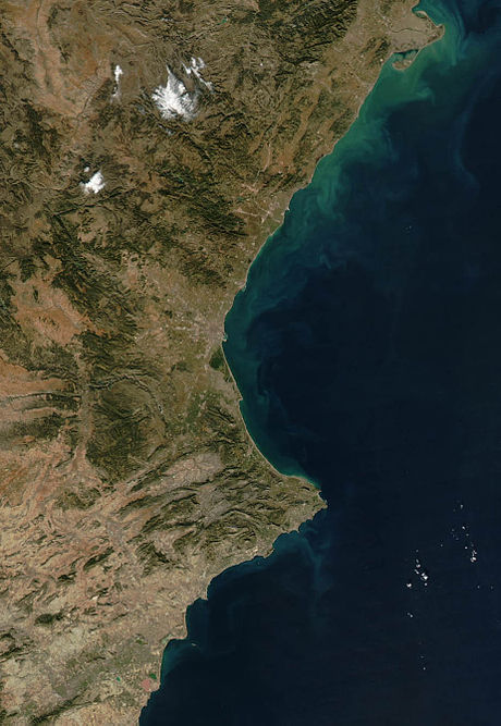 Satellite picture of the Valencian Community; the dry area in the South is easily noticed. Original by NASA
