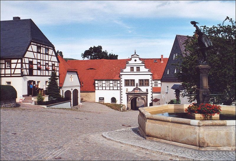 File:Lauenstein Markt (05) 2006-08-03.jpg