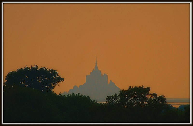 File:Le Mont St. Michel - panoramio.jpg