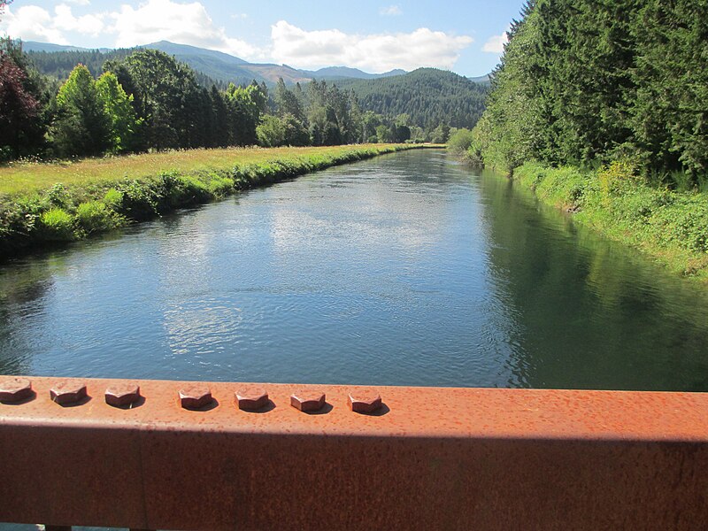 File:Leaburg Canal Trail follows canal bringing water from dam to power plant down river a ways (7967345084).jpg