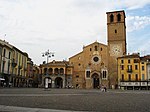 Lodi katedral och Piazza della Vittoria.