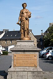 Monument à MM. de Pompéry (1884), statue de L'Agriculture, Le Faou.