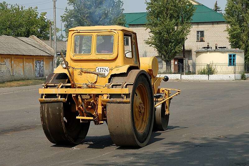 File:MTZ-katok-Kupyansk-2010.jpg