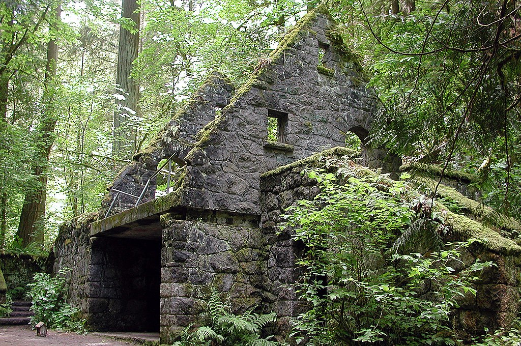 Macleay stone building