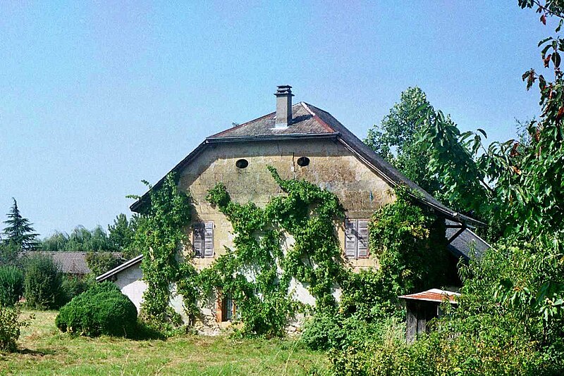 File:Marcellaz-maison en molasse 2007.jpg