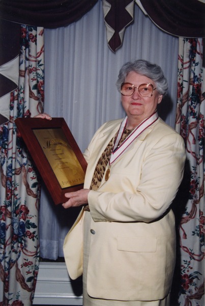 File:Mary Lowe Good 1998 Othmer Gold Medal Heritage Day.TIF