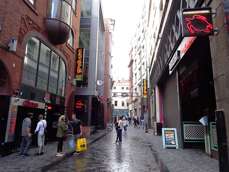 File:Mathew Street, Liverpool 02.jpg