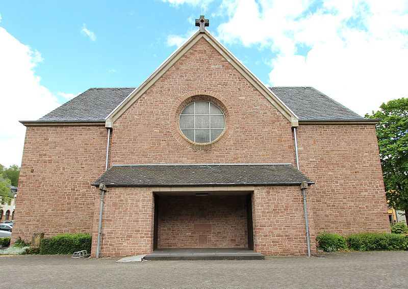 File:Mettendorf (Eifel); katholische Pfarrkirche St. Margaretha c.jpg