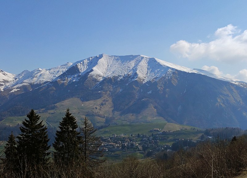 File:Monte Grem.jpg