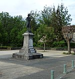 Poilu baïonnette au canon (d) (monument aux morts)