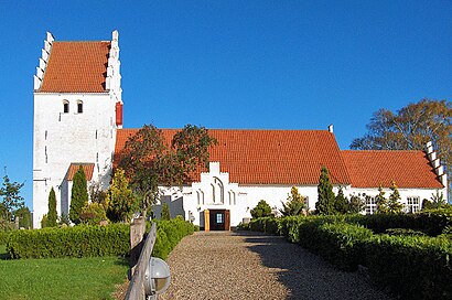 Sådan kommer du til Nørre Broby Kirke med offentlig transport – Om stedet