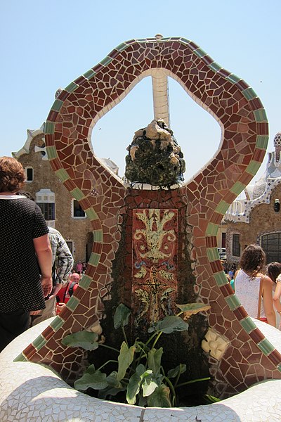 File:Parque Güell, Barcelona, Espanha - panoramio (1).jpg