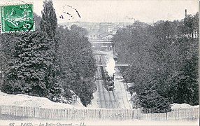 Dans la tranchée des Buttes-Chaumont en 1912.