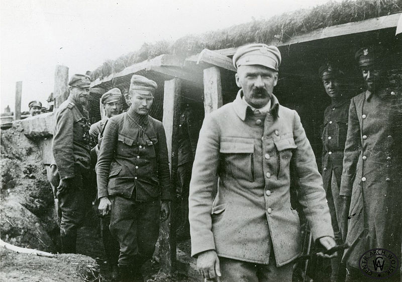 File:Piłsudski pod Rudką Miryńską, 1916.jpg