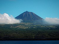 Pico vulcano - vedere din Faial.jpg