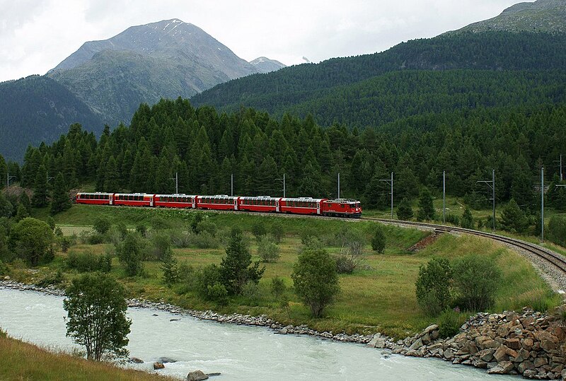 File:PontresinaExpress.jpg