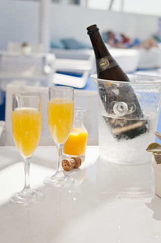 <span class="mw-page-title-main">Mimosa (cocktail)</span> Champagne cocktail