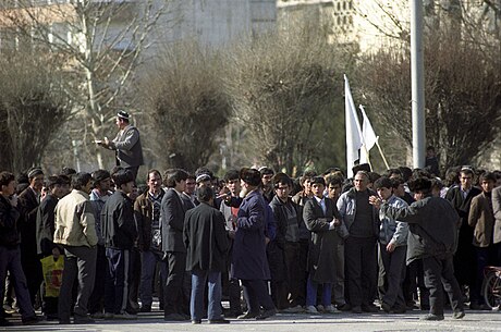 Таджики 90 годы. Массовые беспорядки в Душанбе 1990 года. Душанбе февраль 1990. Митинги в Душанбе 1990. Столкновения в 1990 году в Таджикистане, Душанбе.