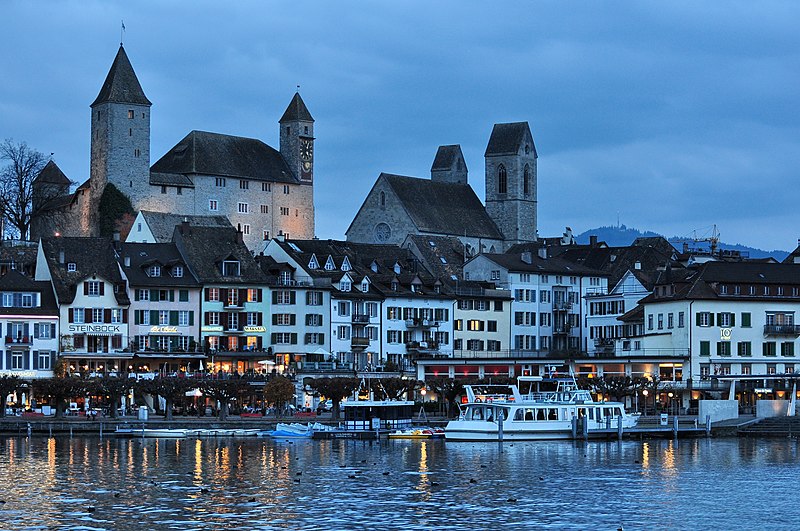 File:Rapperswil - Schloss-Stadtpfarrkirche - Hafen - Fischmarktplatz - Seedamm 2010-11-06 17-04-36.JPG