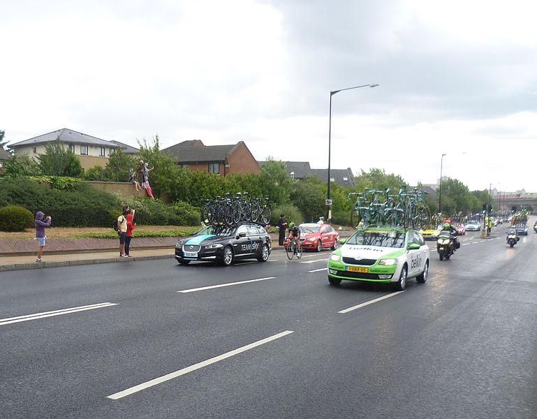 File:Rearguard cyclist on the Tour de France - geograph.org.uk - 4061596.jpg