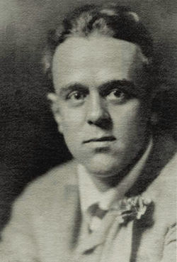 John Reed, editor of The New York Communist. Reed-john-1917.jpg