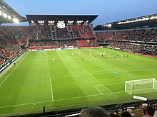 Le stade sous ses nouvelles couleurs en 2015.