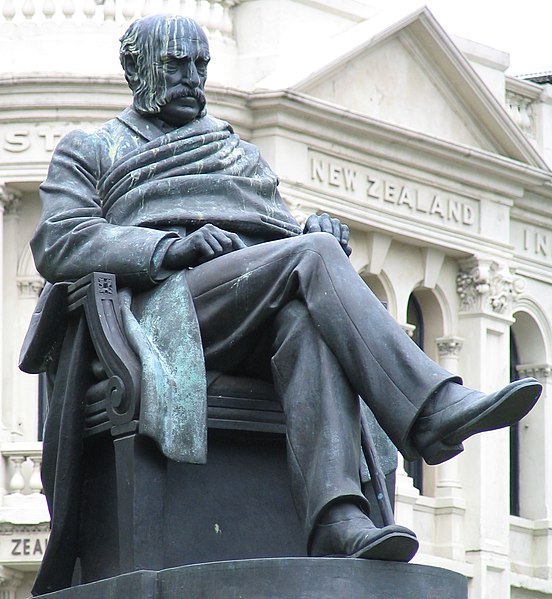 File:Reverend Dr. Donald McNaughton Stuart statue, Dunedin, New Zealand.JPG