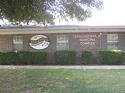 Revised Leon Sanders Municipal Building, Plain Dealing, LA IMG 6335.jpg