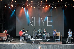 Rhye treedt op in Oslo in 2018