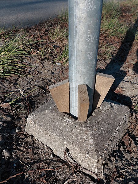 File:Road Sign Base Stone.JPG