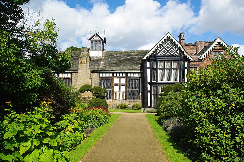 File:Rufford Old Hall - geograph.org.uk - 1758160.jpg