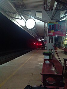 Surathkal railway station at night SLatnight.jpg