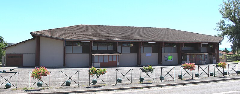 File:Salle des fêtes de Soues (Hautes-Pyrénées) 1.jpg