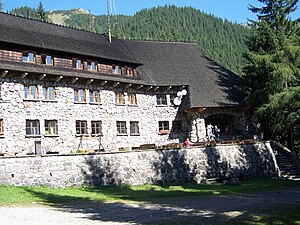 Chochołowska-Hütte (polnisch: Schronisko PTTK na Polanie Chochołowskiej)